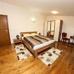 Apartments Cyrano I&II